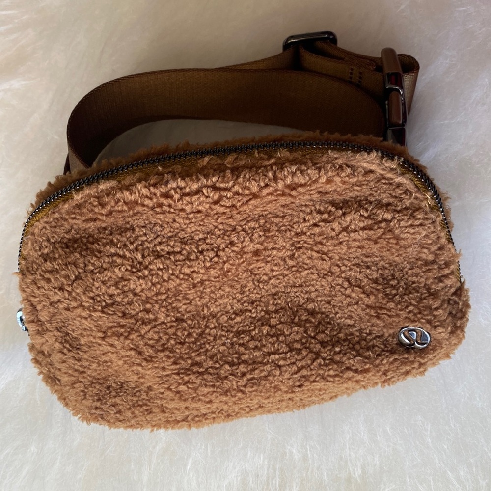 Lululemon Everywhere Belt Bag 1L Fleece (Burnt Caramel)